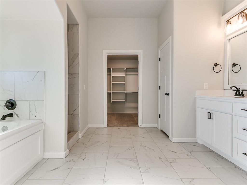 2803 Hickory Hills Court
