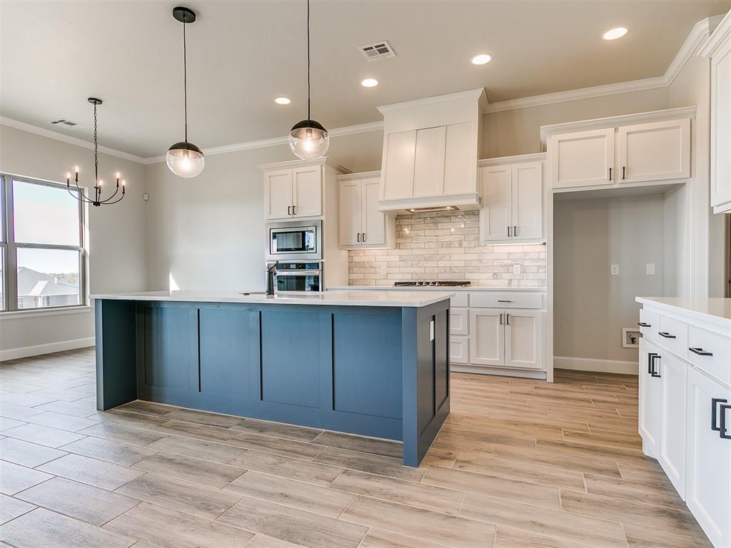 2803 Hickory Hills Court