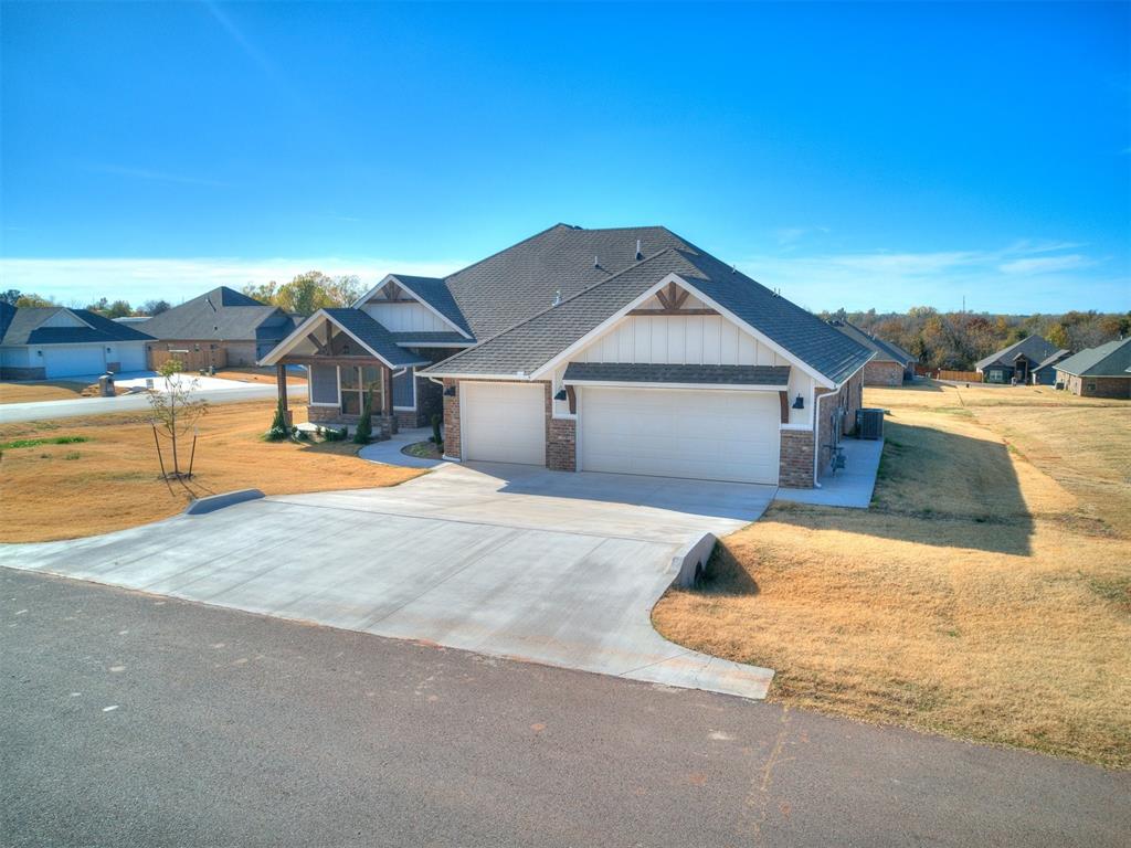 2803 Hickory Hills Court