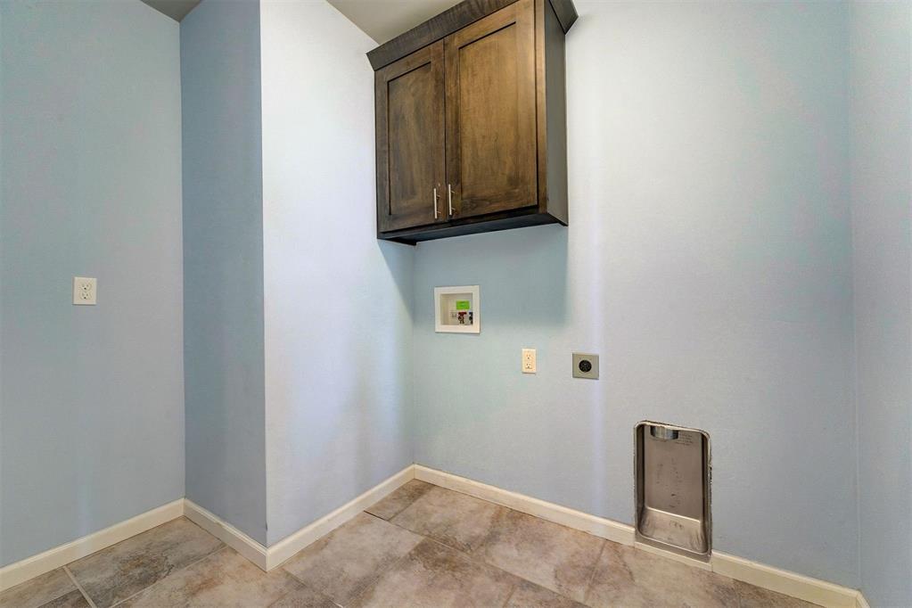 14016 Paddington Avenue