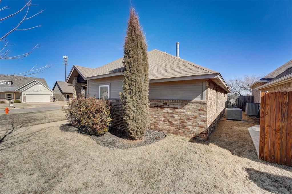14016 Paddington Avenue