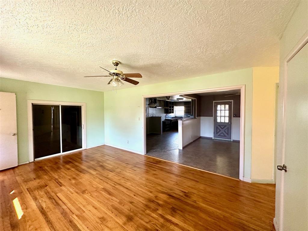 3905 Meadowview Drive