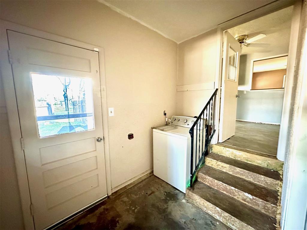 3905 Meadowview Drive
