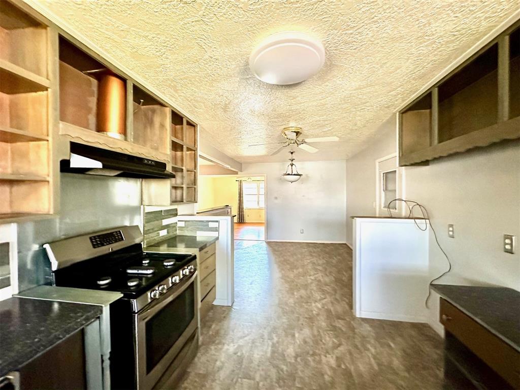 3905 Meadowview Drive