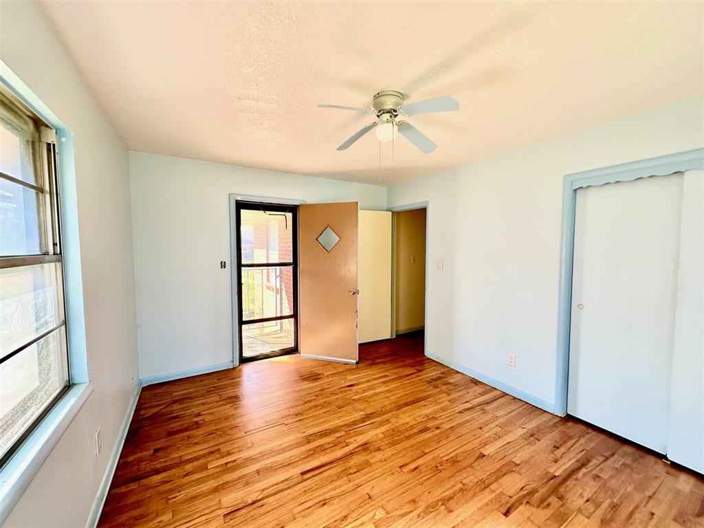 3905 Meadowview Drive