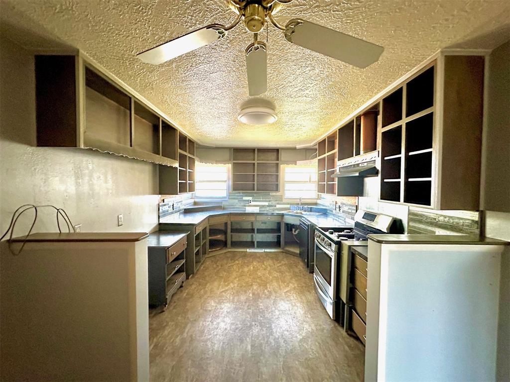 3905 Meadowview Drive