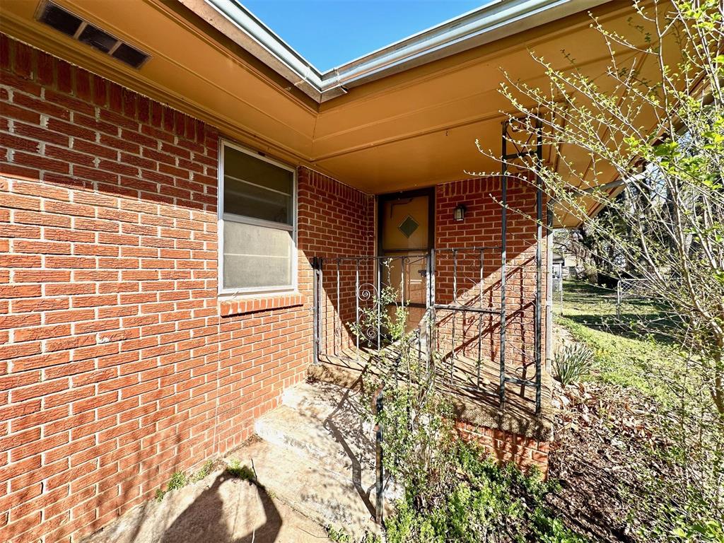 3905 Meadowview Drive