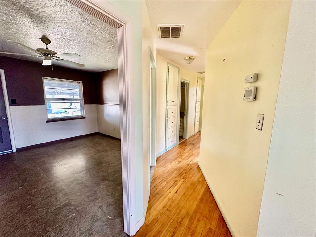3905 Meadowview Drive