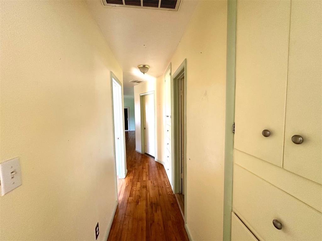 3905 Meadowview Drive