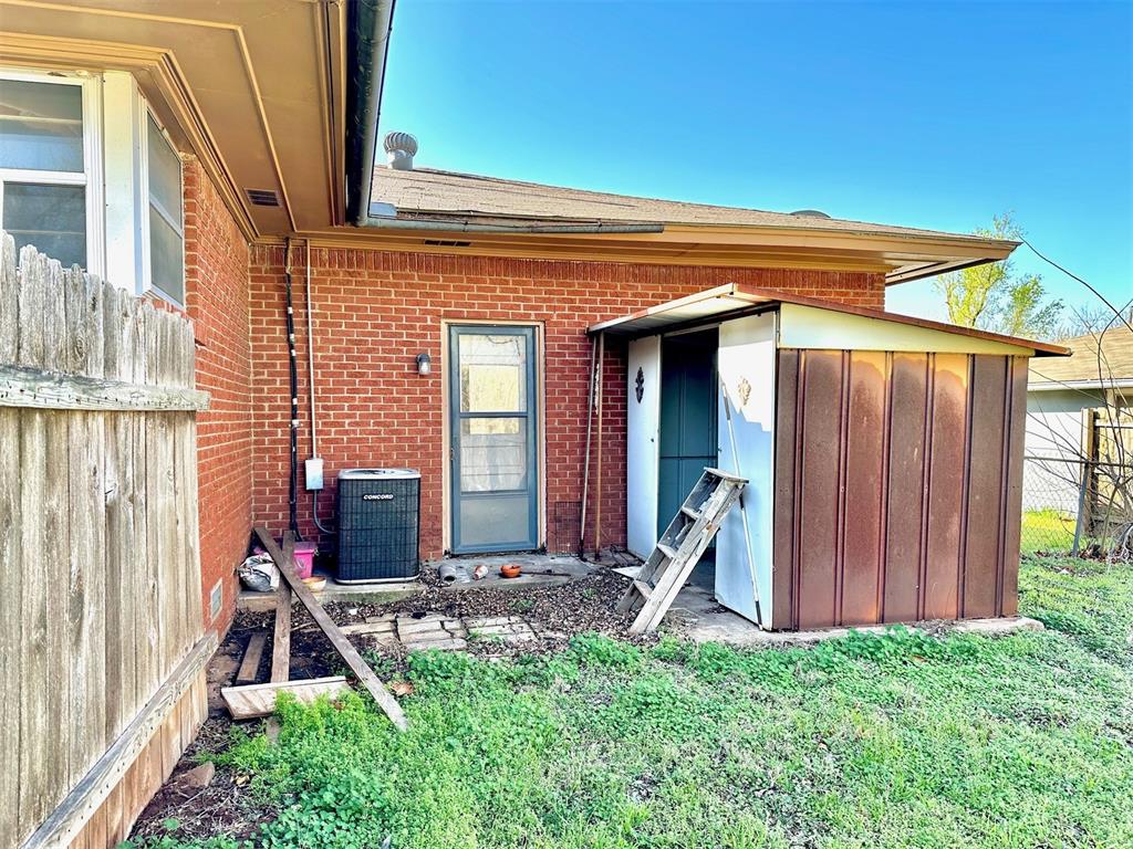 3905 Meadowview Drive