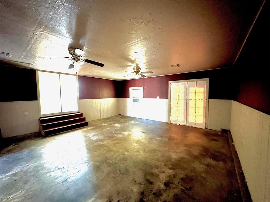 3905 Meadowview Drive