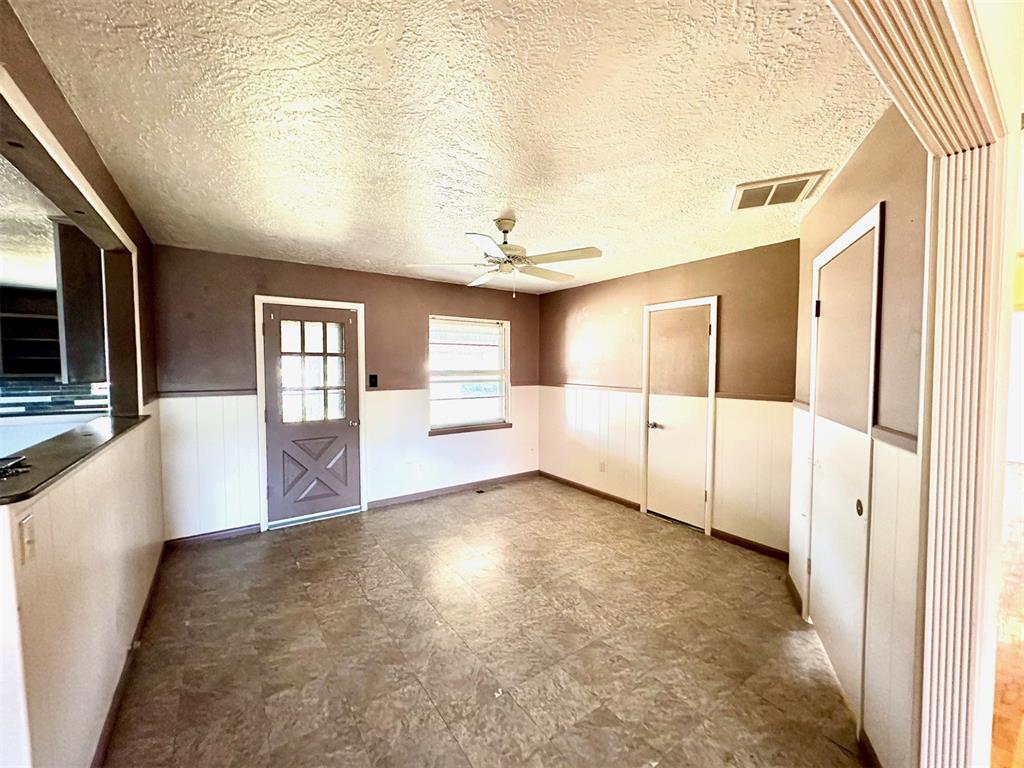 3905 Meadowview Drive