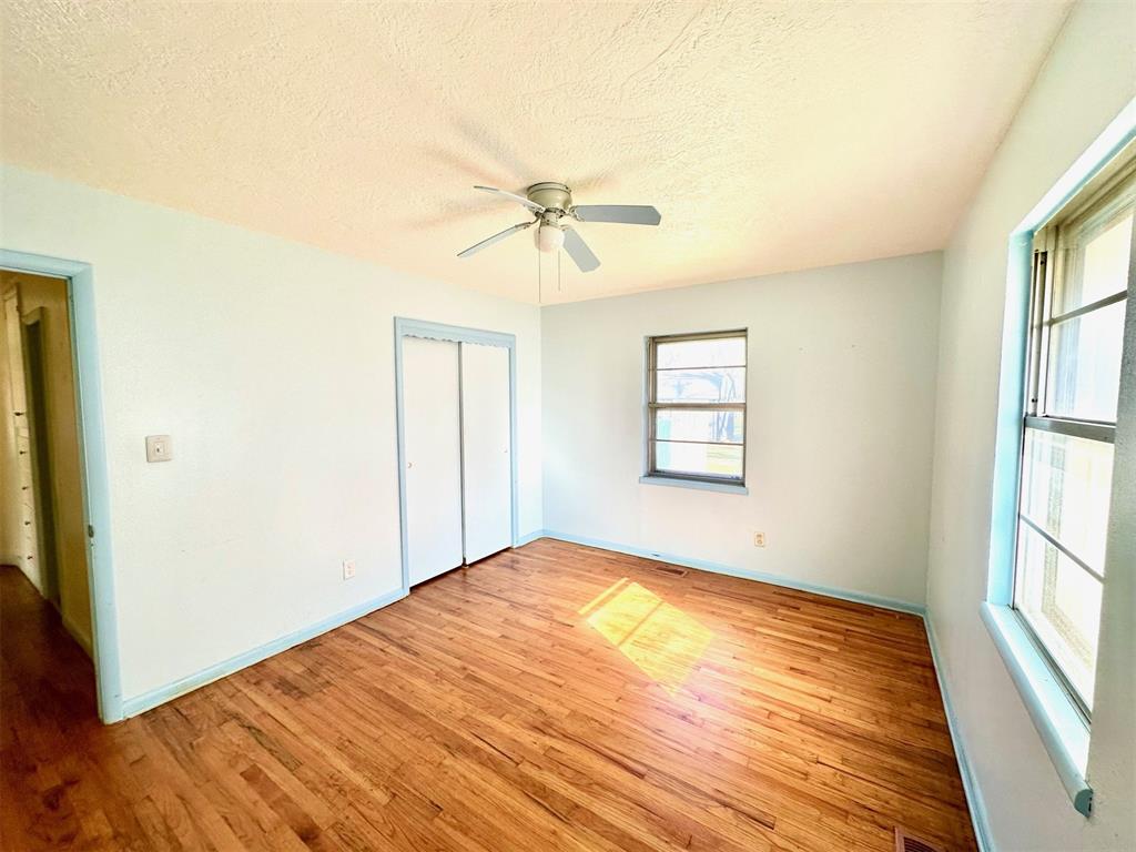 3905 Meadowview Drive