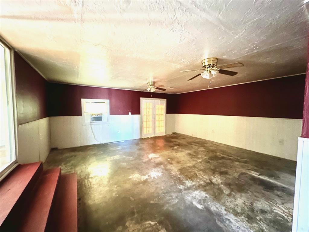3905 Meadowview Drive