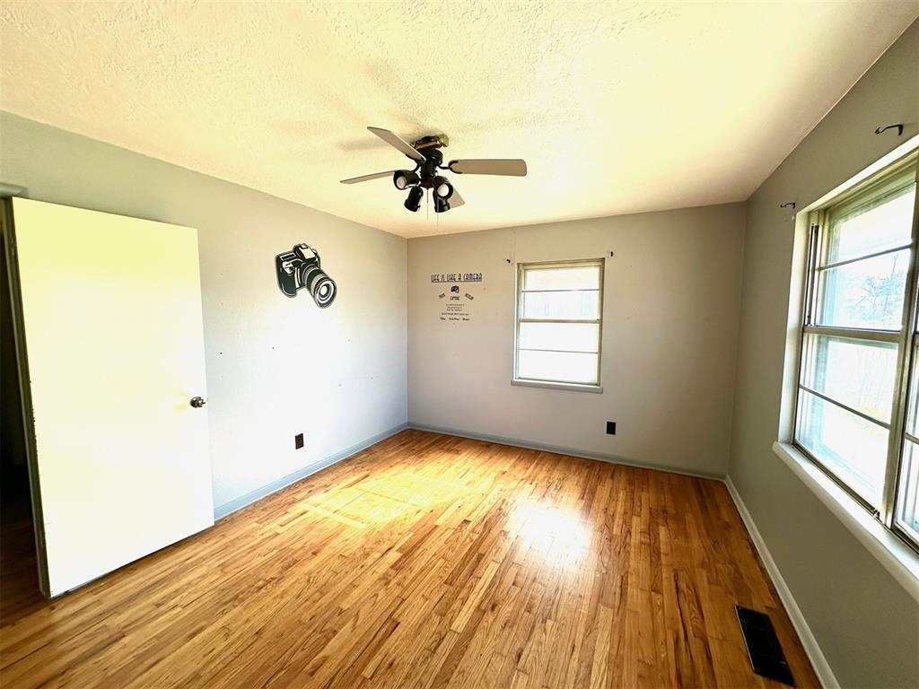 3905 Meadowview Drive