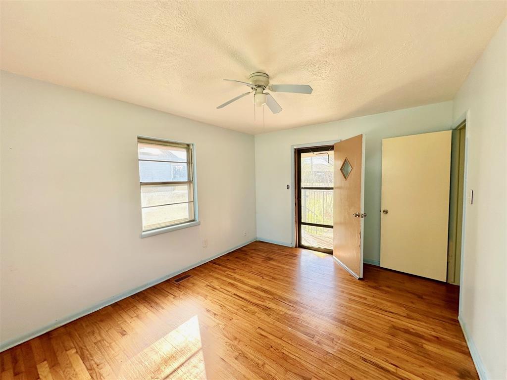 3905 Meadowview Drive