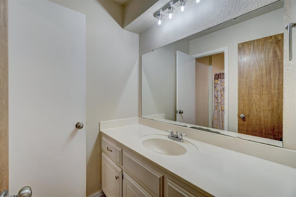 2004 Oak Forest Drive