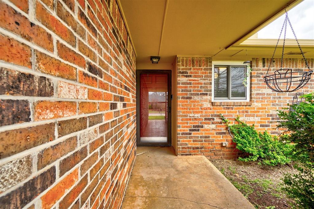 2004 Oak Forest Drive