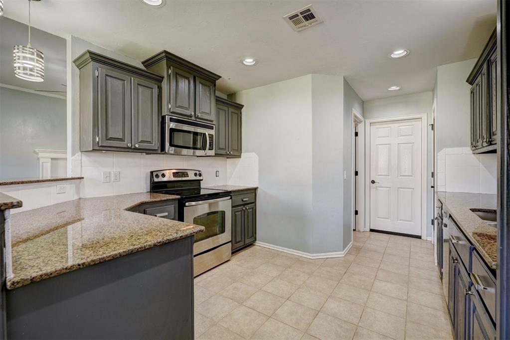 713 N Bobcat Way