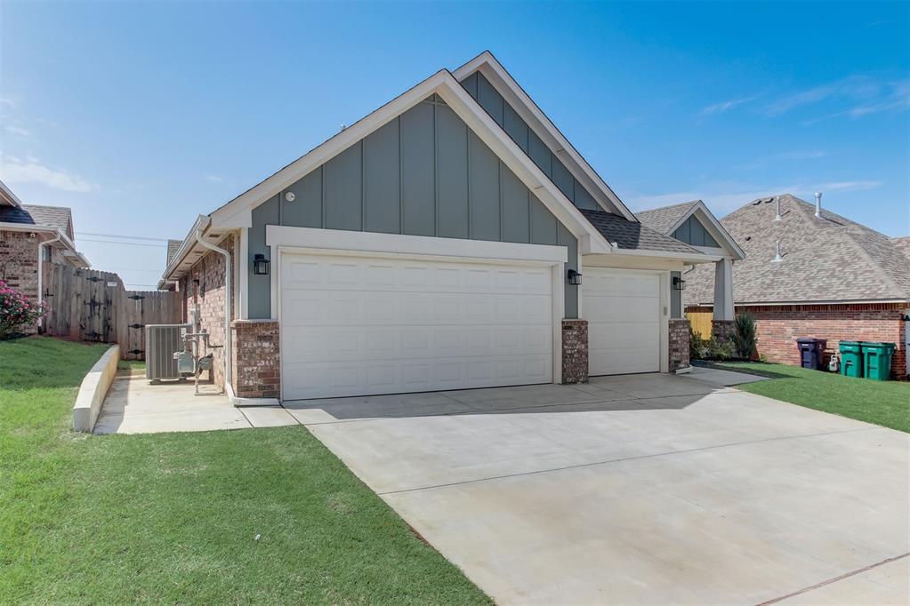 9332 SW 44th Terrace