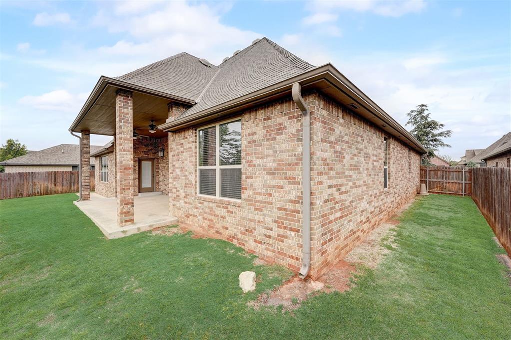 1524 NW 175th Court