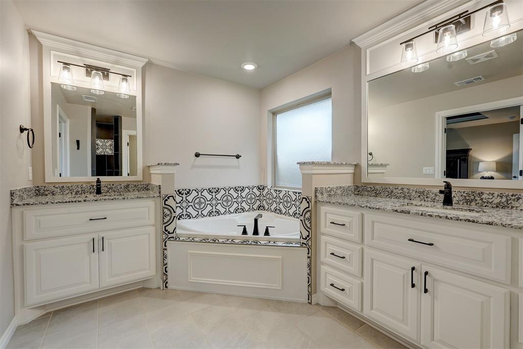 2825 Clover Field Drive