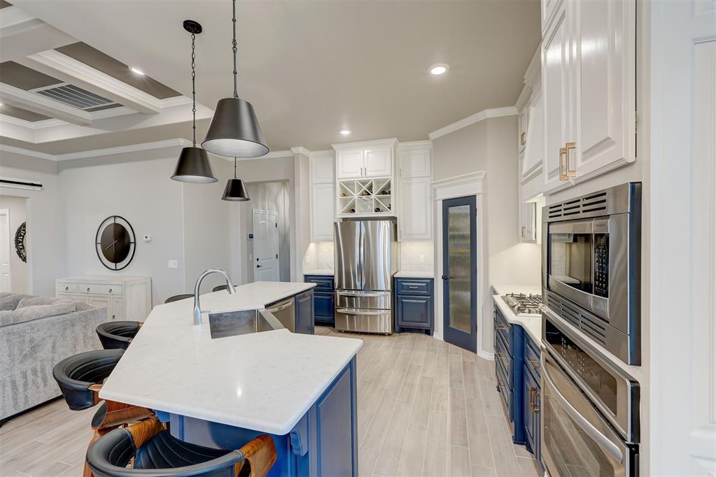 2825 Clover Field Drive