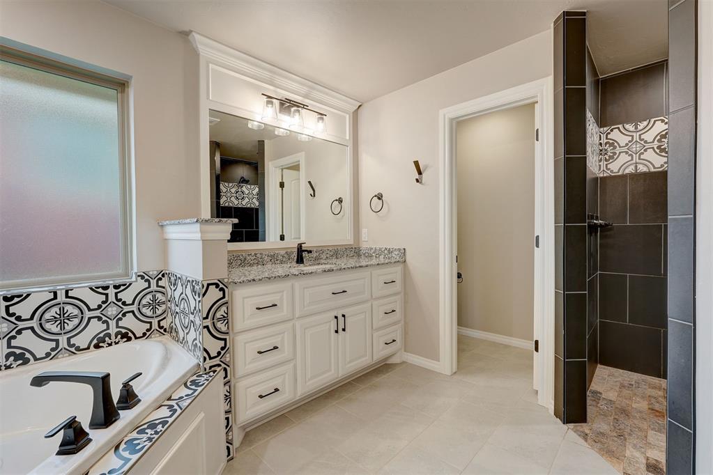 2825 Clover Field Drive
