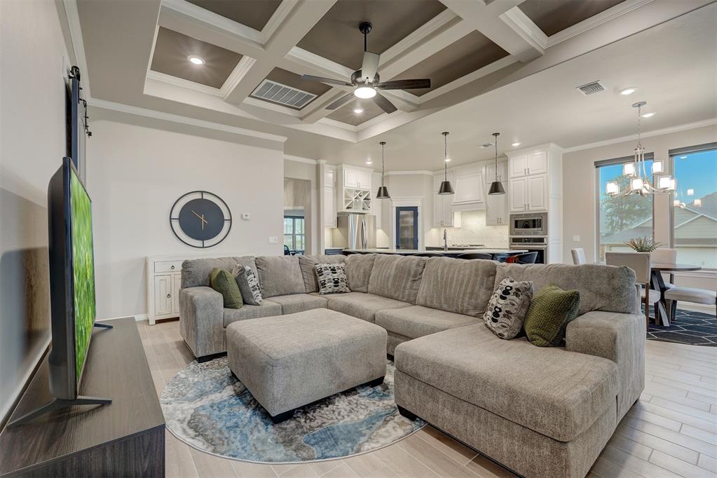 2825 Clover Field Drive