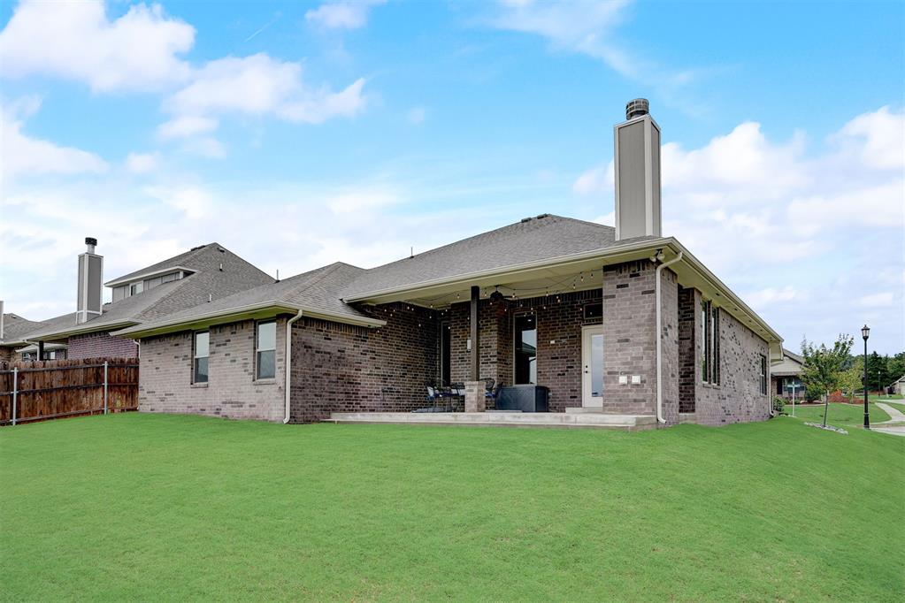 2825 Clover Field Drive