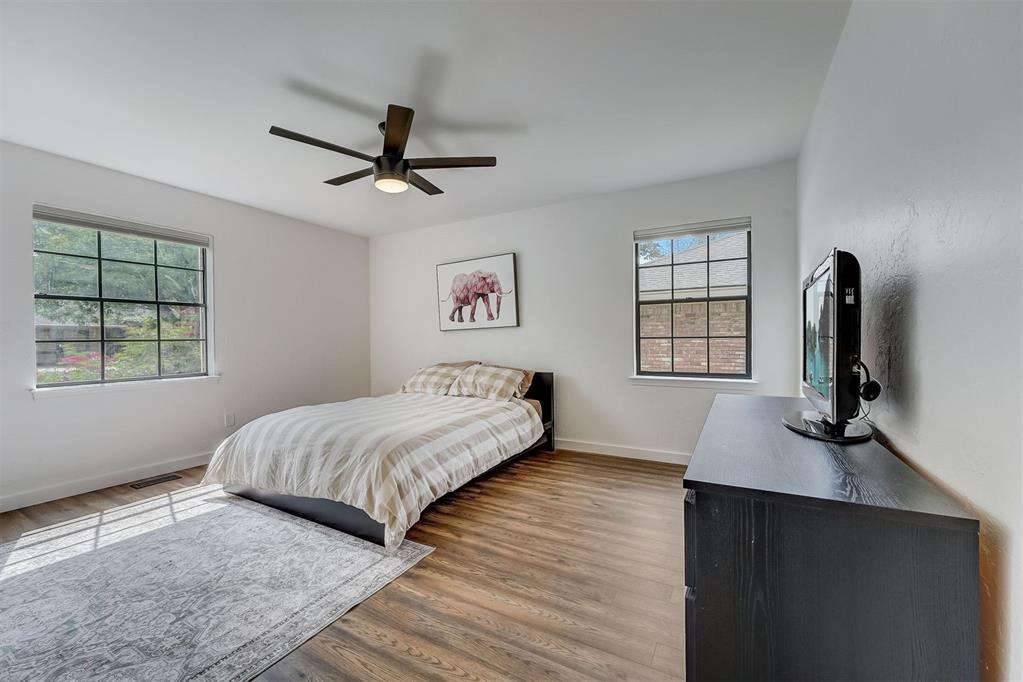 5705 N VIRGINIA Avenue