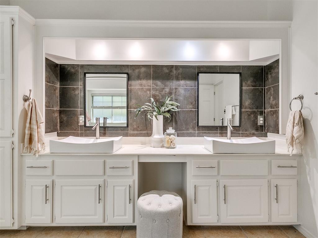 1121 Fox Lake Lane