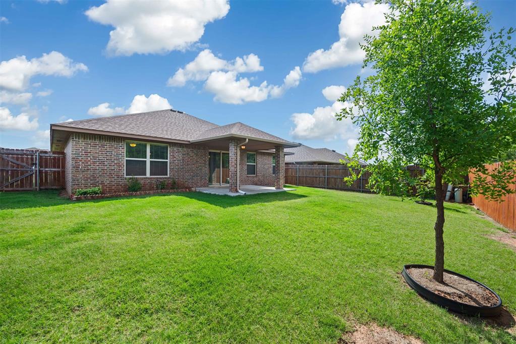 8009 Waters Edge Way