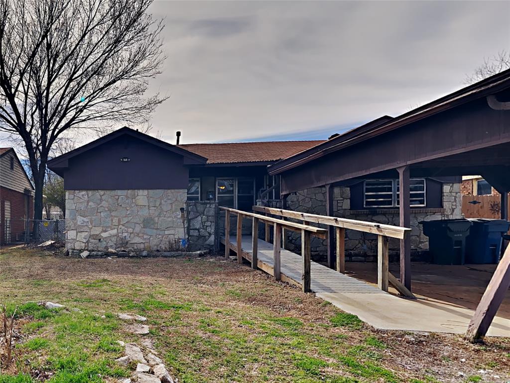 218 E Myrtle Lane