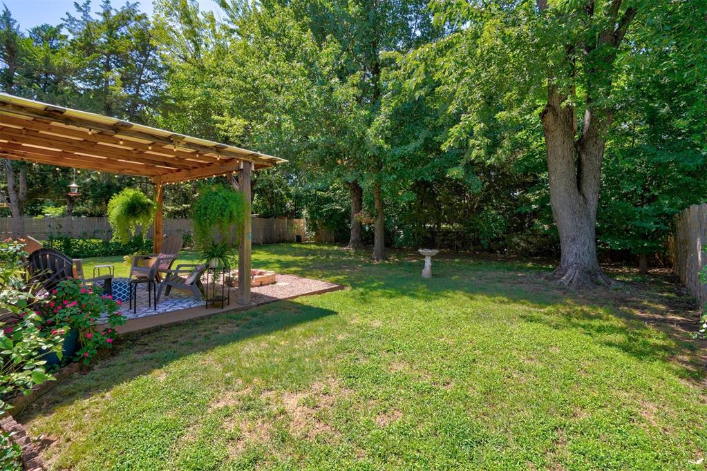 505 NW Meadow Lake Drive
