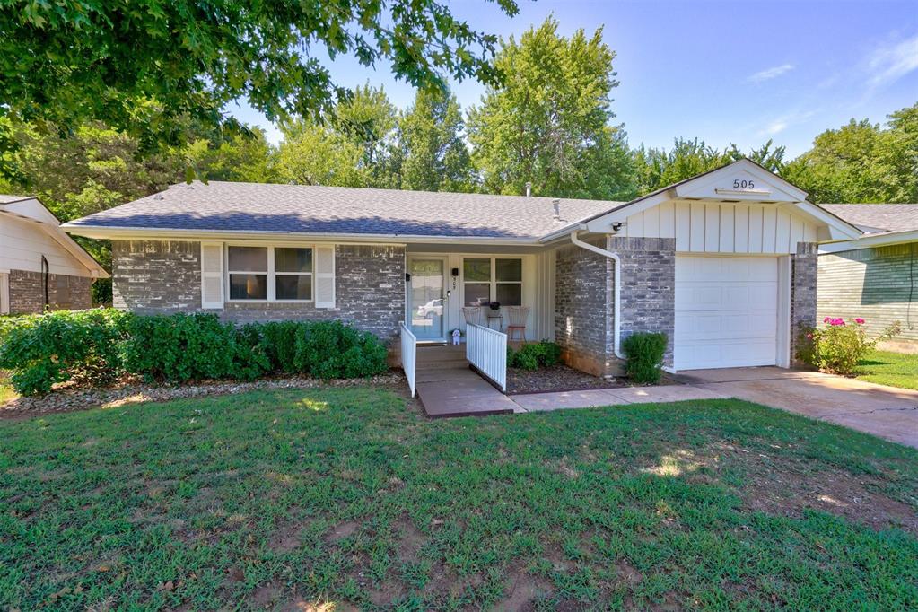 505 NW Meadow Lake Drive