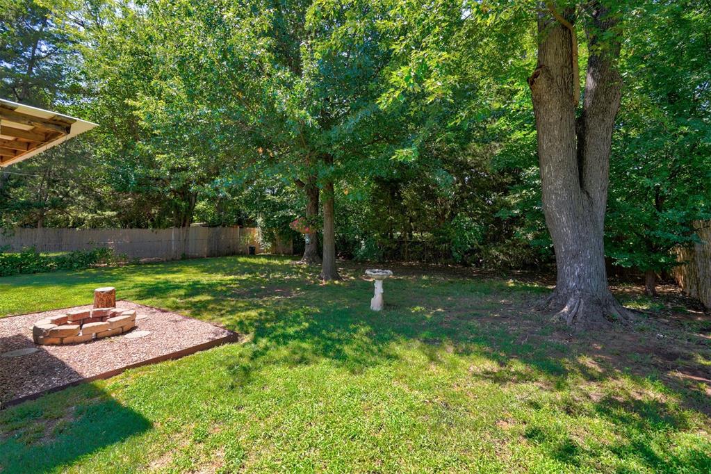 505 NW Meadow Lake Drive