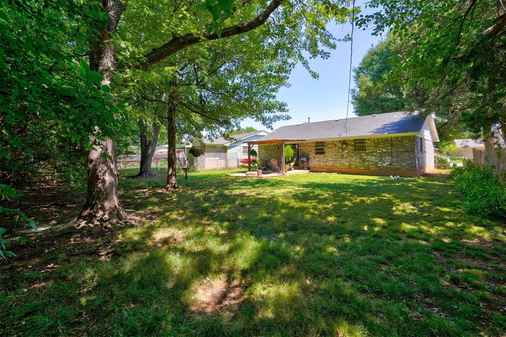 505 NW Meadow Lake Drive