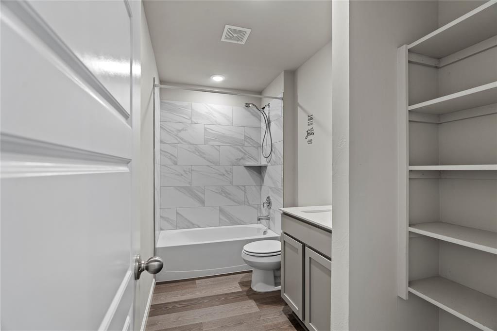 10408 SW 41st Place