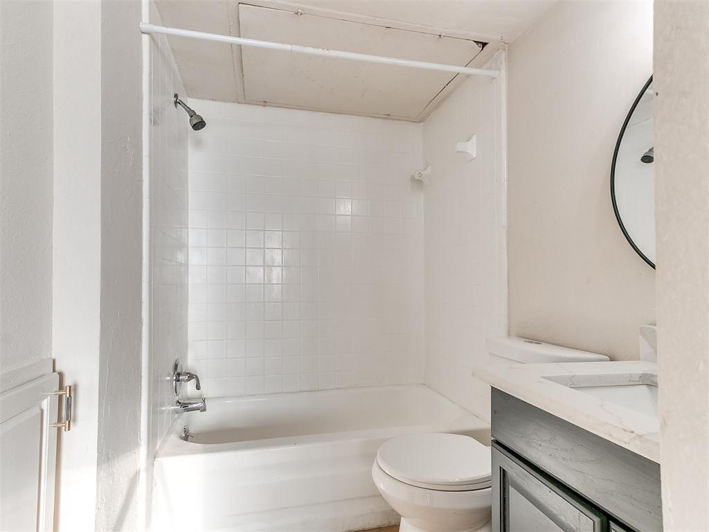 11520 N May Avenue Unit: C205