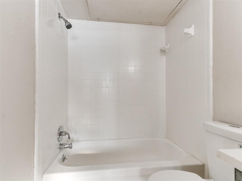 11520 N May Avenue Unit: C205