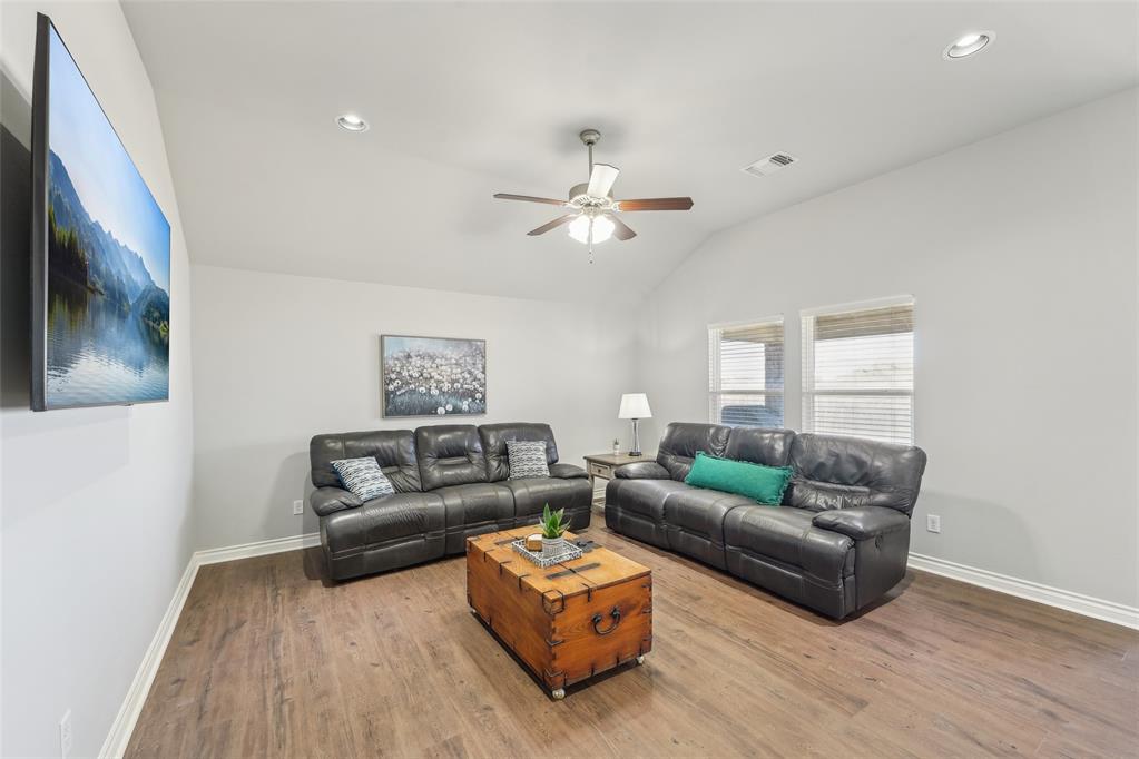 2908 S Fountain Grass Road