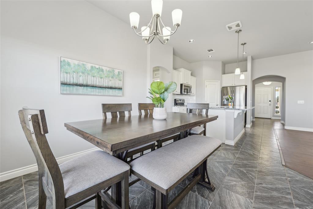 2908 S Fountain Grass Road
