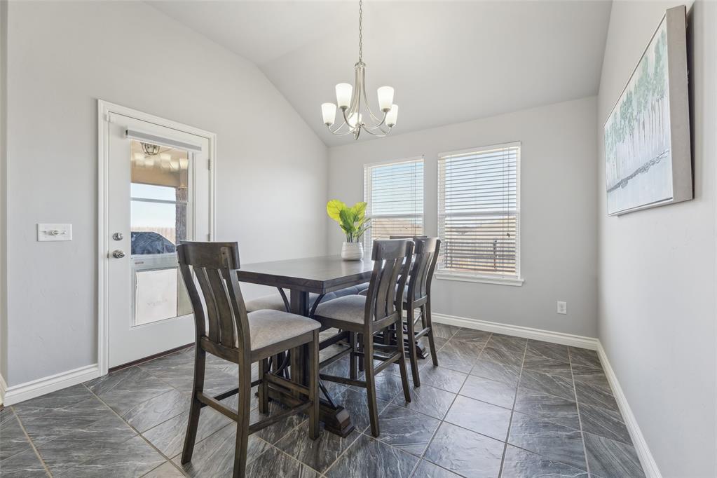 2908 S Fountain Grass Road
