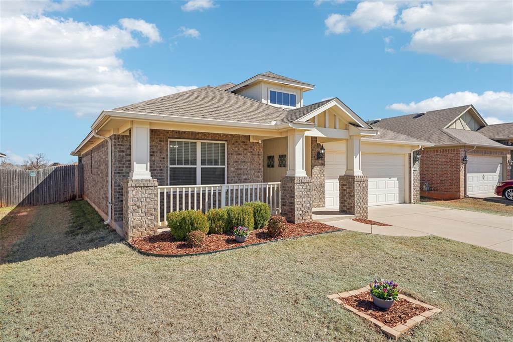 2908 S Fountain Grass Road