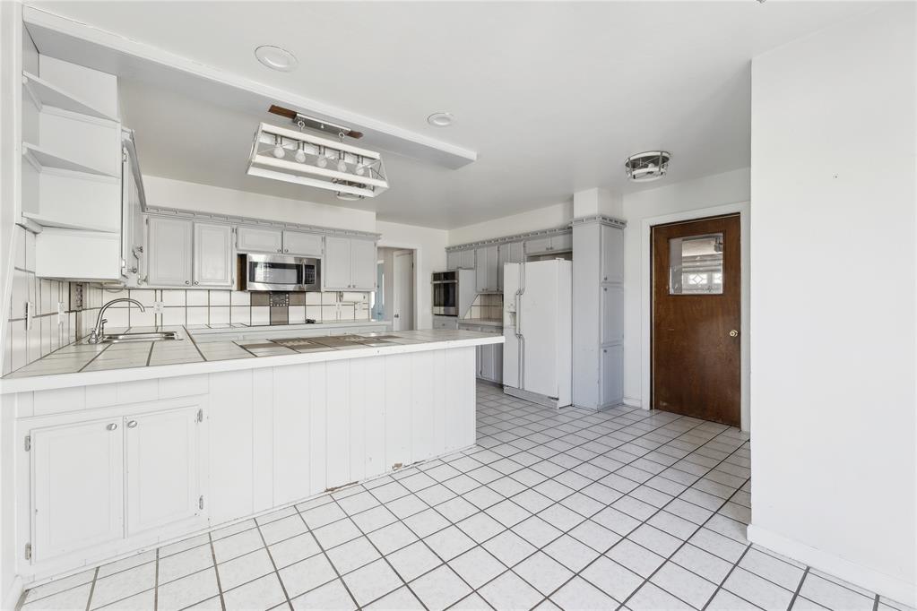 705 Park Drive