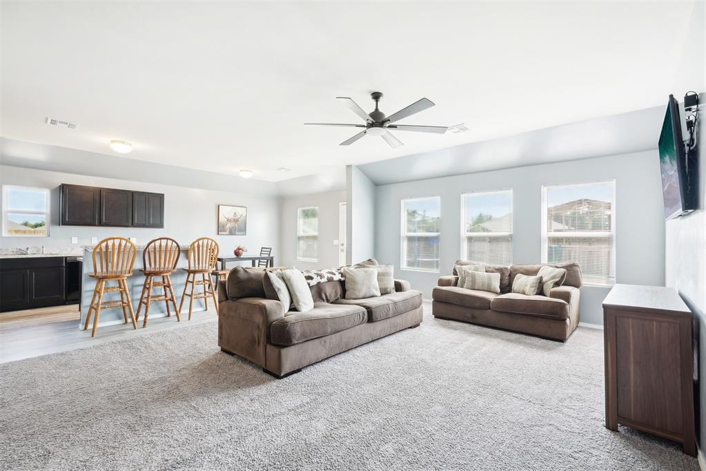 538 W Ava Drive