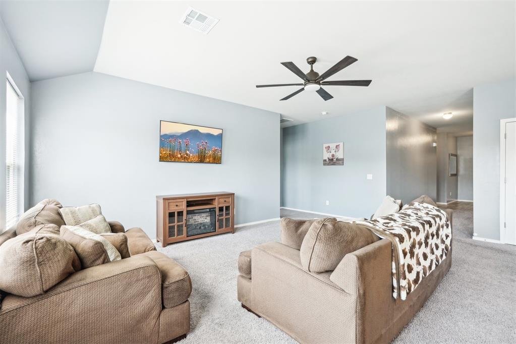 538 W Ava Drive