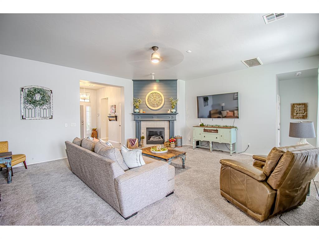 708 Ashwood Lane