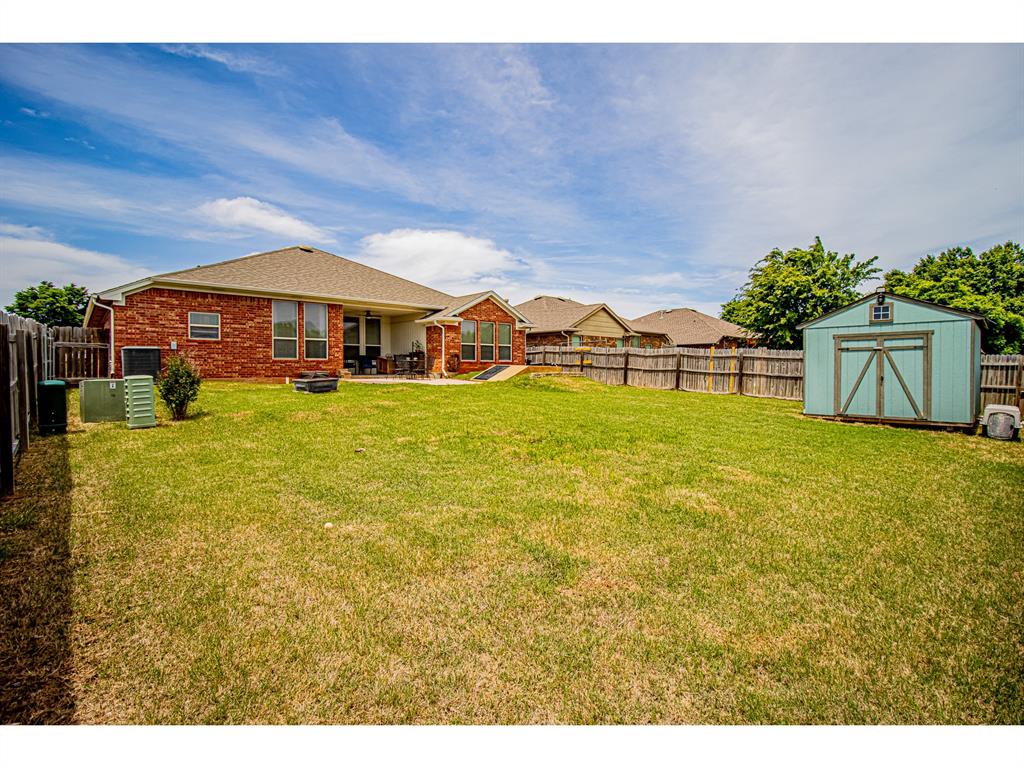 708 Ashwood Lane